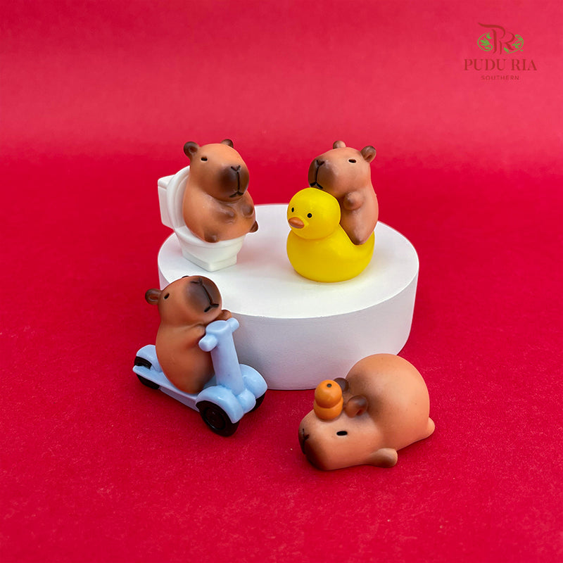 Mini Capybara Ornaments - 6 Pieces