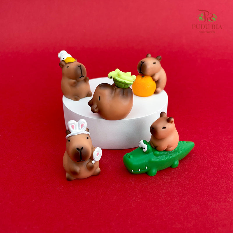 Mini Capybara Ornaments - 6 Pieces