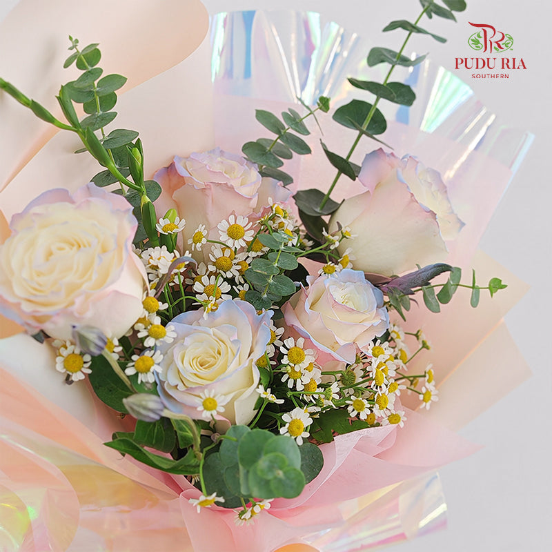 Mondial Rose Bouquet (5 Stems)