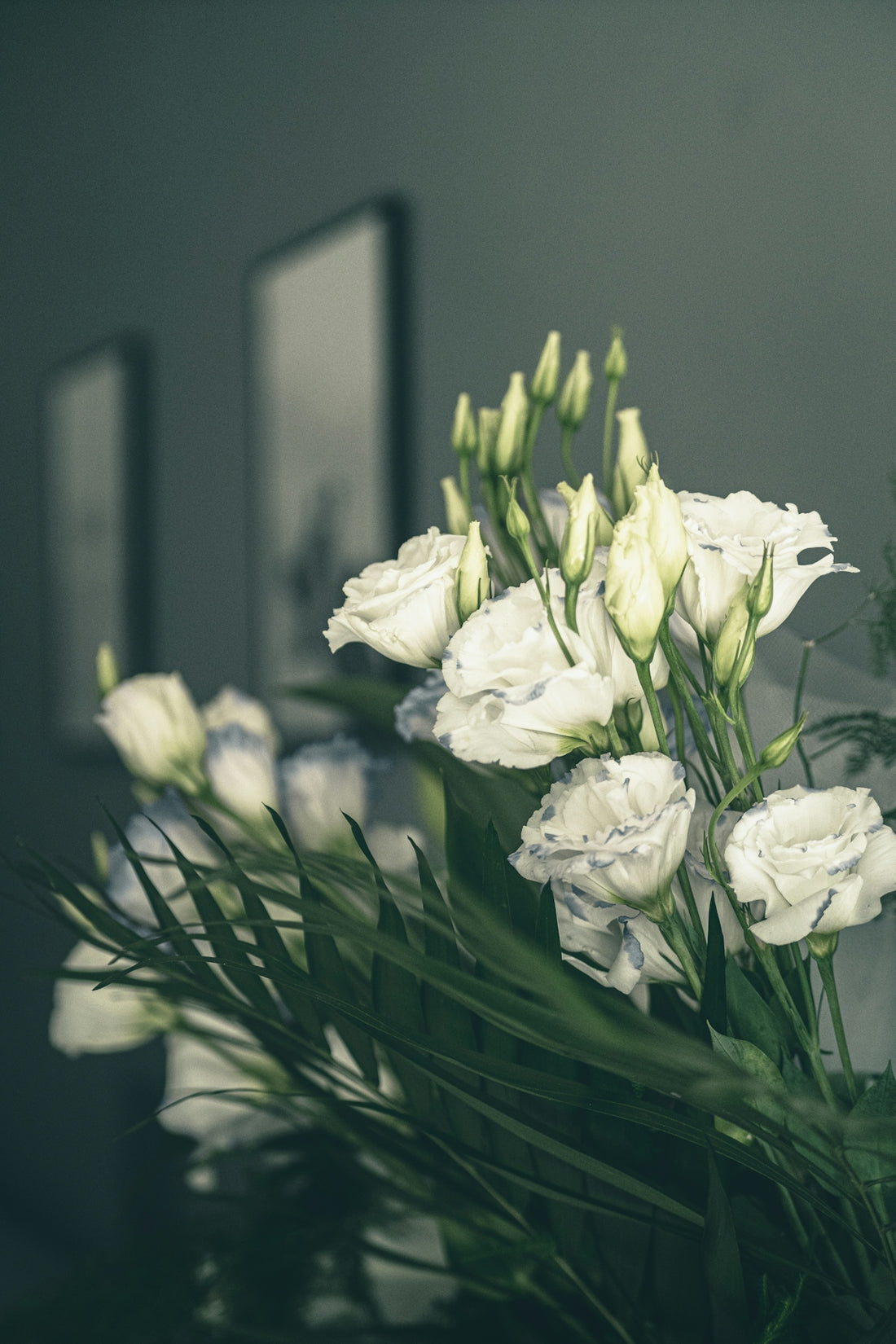 a bouquet of white flowers