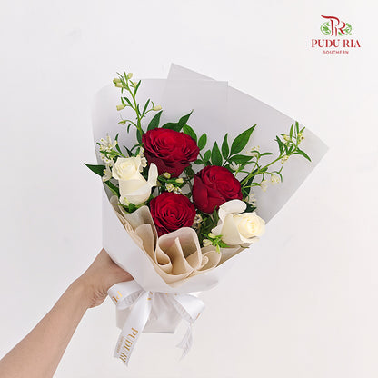 Red & White Rose Bouquet - 5 Stems