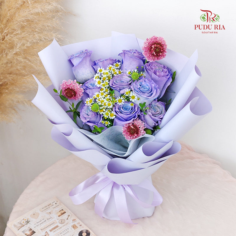 Mondial Rose Bouquet (10 Stems)