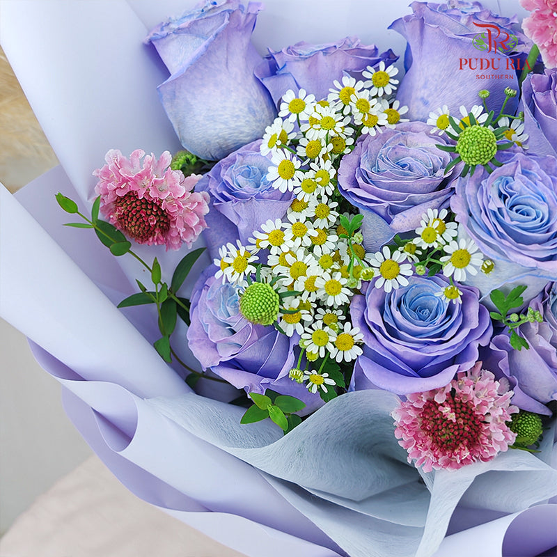 Mondial Rose Bouquet (10 Stems)