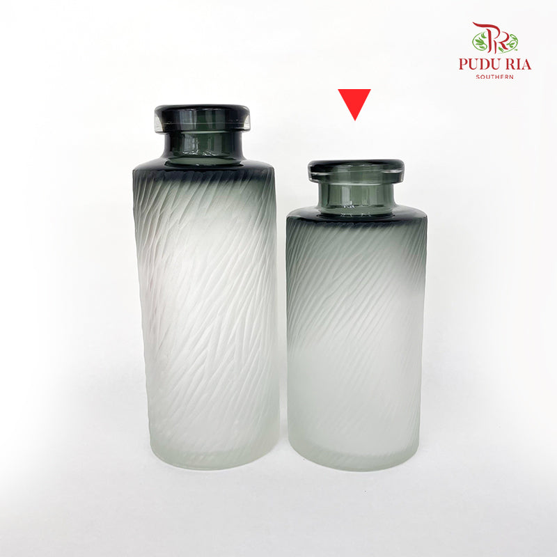 Y2256 Vase - Grey