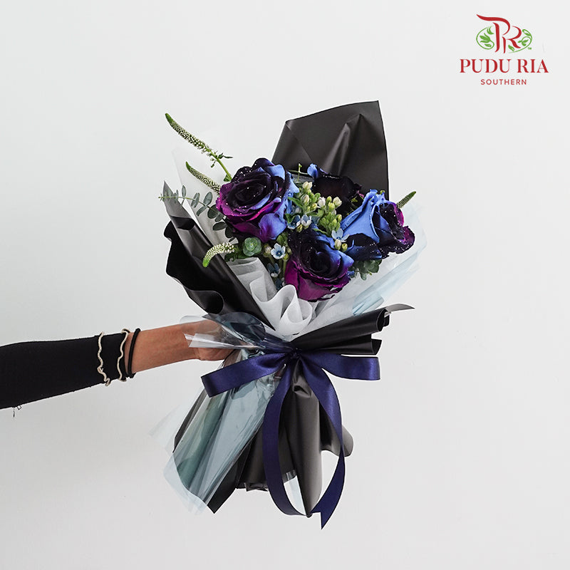 Mondial Rose Bouquet (5 Stems)