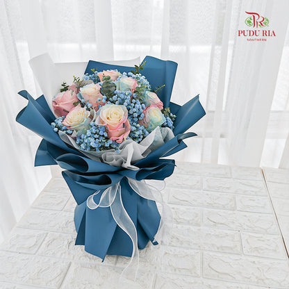 Mondial Rose Bouquet (10 Stems)