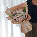 Menta Rose Bouquet (10 Stems)