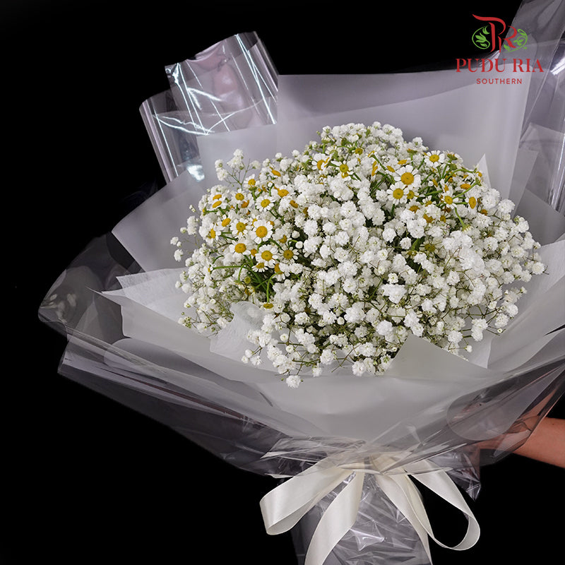 Matricaria & Baby Breath Bouquet